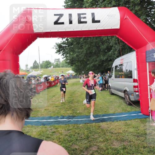 21.06.2025 - 27. Vierlanden-Triathlon MichiJ http://msf.ph/oto/8042722 15.06.2026 13:37:00 Ziel 212, 921, 1090, 1091, 1092 meine-sportfotos.de