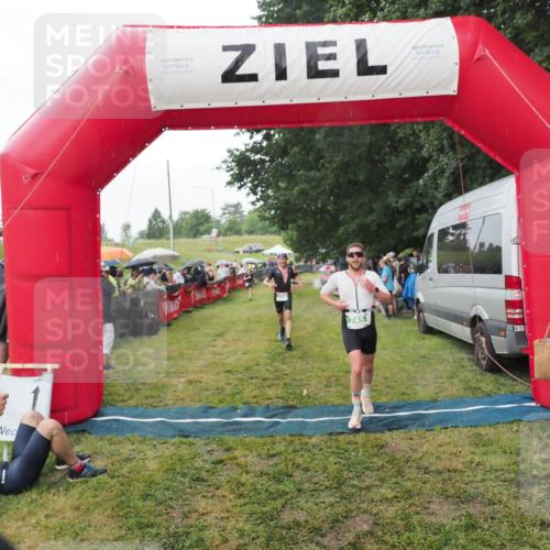 21.06.2025 - 27. Vierlanden-Triathlon MichiJ http://msf.ph/oto/8042974 15.06.2026 13:39:10 Ziel 745, 789, 920 meine-sportfotos.de