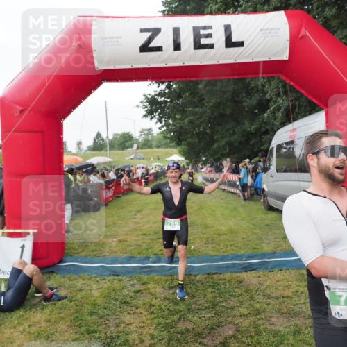 21.06.2025 - 27. Vierlanden-Triathlon MichiJ http://msf.ph/oto/8042995 15.06.2026 13:39:11 Ziel 745, 789, 920, 1082, 1083, 1084 meine-sportfotos.de