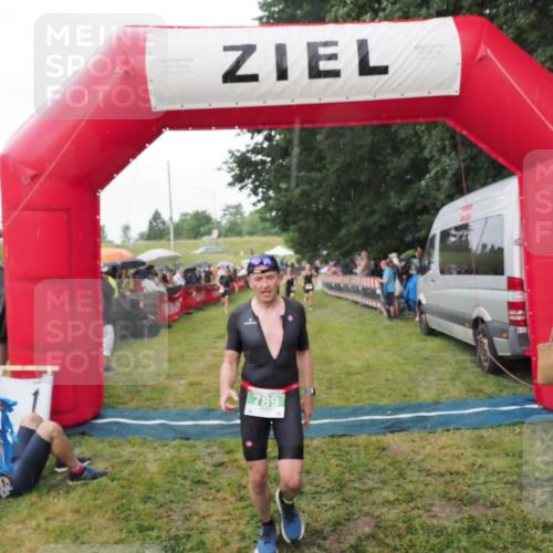 21.06.2025 - 27. Vierlanden-Triathlon MichiJ http://msf.ph/oto/8043003 15.06.2026 13:39:12 Ziel 745, 789, 824, 920, 1082, 1083, 1084 meine-sportfotos.de