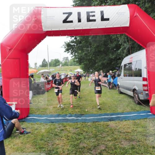 21.06.2025 - 27. Vierlanden-Triathlon MichiJ http://msf.ph/oto/8043013 15.06.2026 13:39:14 Ziel 745, 789, 824, 920, 1082, 1083, 1084 meine-sportfotos.de