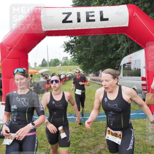 21.06.2025 - 27. Vierlanden-Triathlon MichiJ http://msf.ph/oto/8043038 15.06.2026 13:39:16 Ziel 745, 789, 824, 1082, 1083, 1084 meine-sportfotos.de