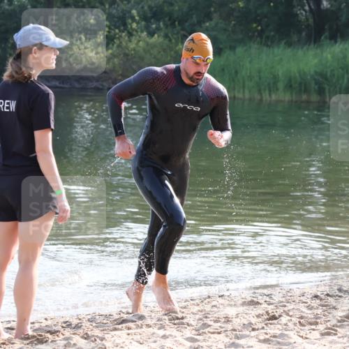 15.06.2025 - 27. Vierlanden-Triathlon Lena Gebhardt http://msf.ph/oto/8043246 15.06.2025 08:29:25 Schwimmen 4, 51 meine-sportfotos.de