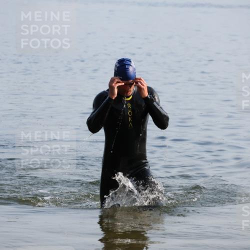 15.06.2025 - 27. Vierlanden-Triathlon Lena Gebhardt http://msf.ph/oto/8043304 15.06.2025 08:30:26 Schwimmen 17, 37 meine-sportfotos.de