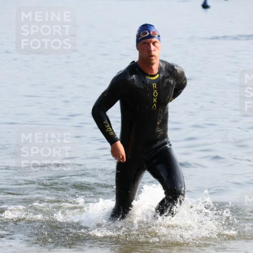 15.06.2025 - 27. Vierlanden-Triathlon Lena Gebhardt http://msf.ph/oto/8043308 15.06.2025 08:30:28 Schwimmen 17, 37 meine-sportfotos.de
