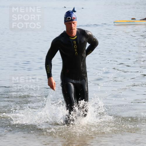 15.06.2025 - 27. Vierlanden-Triathlon Lena Gebhardt http://msf.ph/oto/8043313 15.06.2025 08:30:28 Schwimmen 17, 37 meine-sportfotos.de