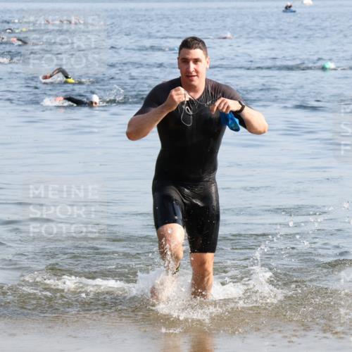 15.06.2025 - 27. Vierlanden-Triathlon Lena Gebhardt http://msf.ph/oto/8043361 15.06.2025 08:31:54 Schwimmen 30, 178 meine-sportfotos.de