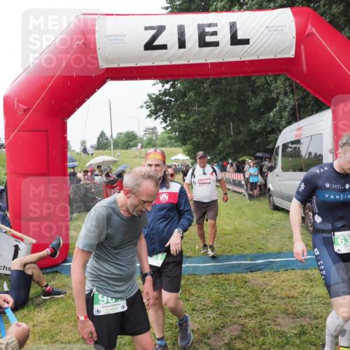 21.06.2025 - 27. Vierlanden-Triathlon MichiJ http://msf.ph/oto/8043364 15.06.2026 13:41:16 Ziel 167, 637, 925, 961 meine-sportfotos.de