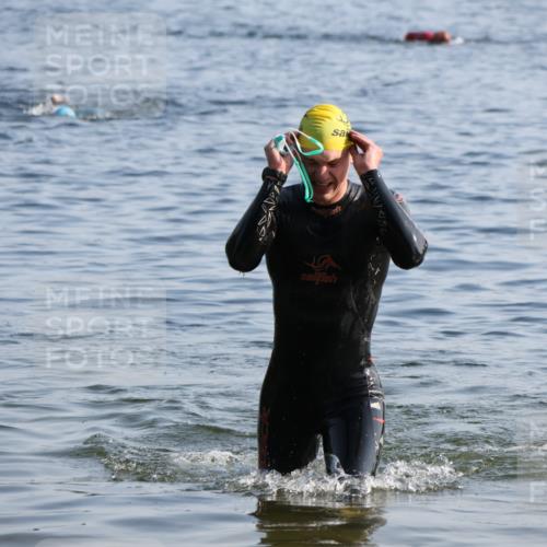 15.06.2025 - 27. Vierlanden-Triathlon Lena Gebhardt http://msf.ph/oto/8043463 15.06.2025 08:32:26 Schwimmen 14, 26, 50, 188 meine-sportfotos.de