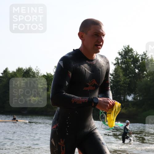15.06.2025 - 27. Vierlanden-Triathlon Lena Gebhardt http://msf.ph/oto/8043492 15.06.2025 08:32:33 Schwimmen 14, 26, 38 meine-sportfotos.de
