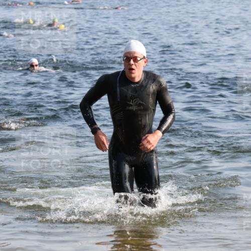 15.06.2025 - 27. Vierlanden-Triathlon Lena Gebhardt http://msf.ph/oto/8043537 15.06.2025 08:32:39 Schwimmen 14, 25, 26, 38, 87 meine-sportfotos.de