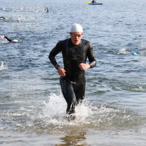 15.06.2025 - 27. Vierlanden-Triathlon Lena Gebhardt http://msf.ph/oto/8043545 15.06.2025 08:32:40 Schwimmen 14, 25, 26, 38, 41, 87 meine-sportfotos.de