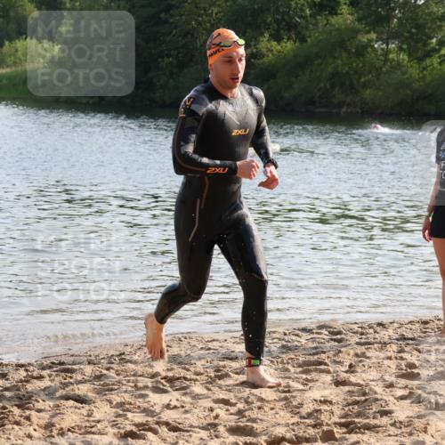 15.06.2025 - 27. Vierlanden-Triathlon Lena Gebhardt http://msf.ph/oto/8043583 15.06.2025 08:32:45 Schwimmen 8, 25, 26, 38, 41, 60, 87 meine-sportfotos.de