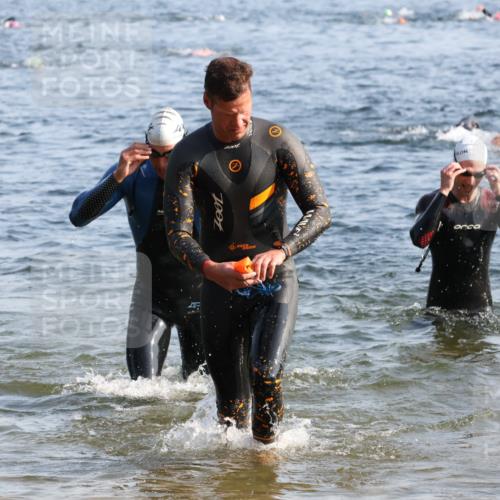 15.06.2025 - 27. Vierlanden-Triathlon Lena Gebhardt http://msf.ph/oto/8043700 15.06.2025 08:32:57 Schwimmen 8, 15, 36, 41, 60, 87, 185, 234 meine-sportfotos.de