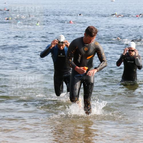 15.06.2025 - 27. Vierlanden-Triathlon Lena Gebhardt http://msf.ph/oto/8043707 15.06.2025 08:32:58 Schwimmen 8, 15, 36, 41, 60, 185, 234 meine-sportfotos.de