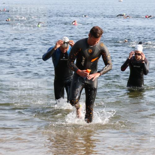 15.06.2025 - 27. Vierlanden-Triathlon Lena Gebhardt http://msf.ph/oto/8043710 15.06.2025 08:32:58 Schwimmen 8, 15, 36, 41, 60, 185, 234 meine-sportfotos.de