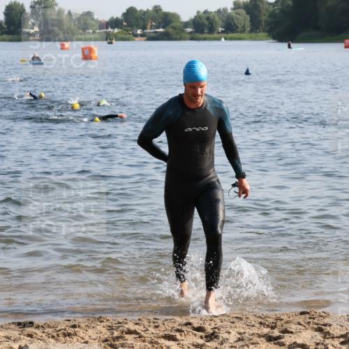 15.06.2025 - 27. Vierlanden-Triathlon Lena Gebhardt http://msf.ph/oto/8043729 15.06.2025 08:33:00 Schwimmen 8, 15, 36, 41, 60, 185, 234 meine-sportfotos.de