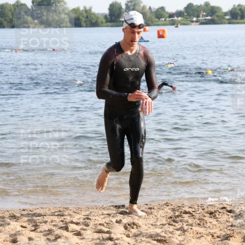 15.06.2025 - 27. Vierlanden-Triathlon Lena Gebhardt http://msf.ph/oto/8043776 15.06.2025 08:33:04 Schwimmen 8, 15, 36, 185, 234 meine-sportfotos.de