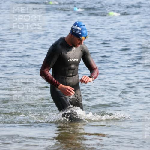 15.06.2025 - 27. Vierlanden-Triathlon Lena Gebhardt http://msf.ph/oto/8043799 15.06.2025 08:33:09 Schwimmen 15, 36, 61, 185, 234 meine-sportfotos.de