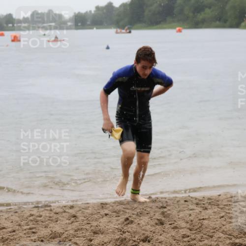 21.06.2025 - 27. Vierlanden-Triathlon Lena Gebhardt http://msf.ph/oto/8043870 15.06.2025 14:38:14 Schwimmen 1331 meine-sportfotos.de