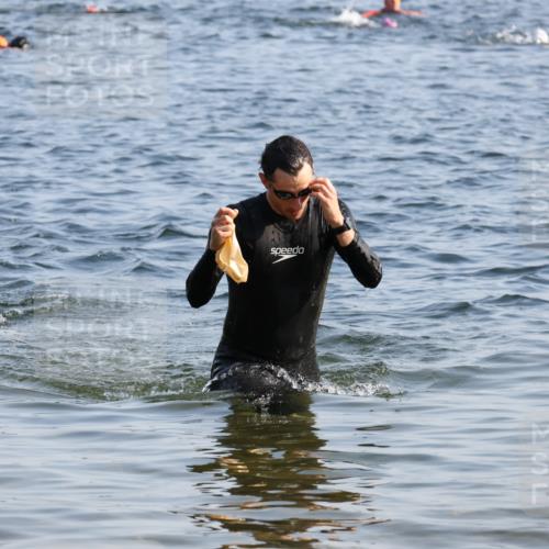 15.06.2025 - 27. Vierlanden-Triathlon Lena Gebhardt http://msf.ph/oto/8043925 15.06.2025 08:34:17 Schwimmen 20 meine-sportfotos.de