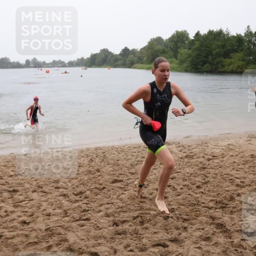 21.06.2025 - 27. Vierlanden-Triathlon Lena Gebhardt http://msf.ph/oto/8044079 15.06.2025 14:38:51 Schwimmen 1318, 1340 meine-sportfotos.de