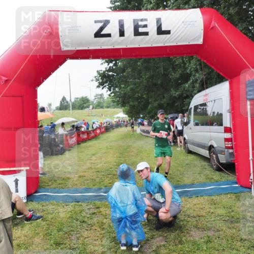 21.06.2025 - 27. Vierlanden-Triathlon MichiJ http://msf.ph/oto/8044106 15.06.2026 13:45:00 Ziel 82 meine-sportfotos.de