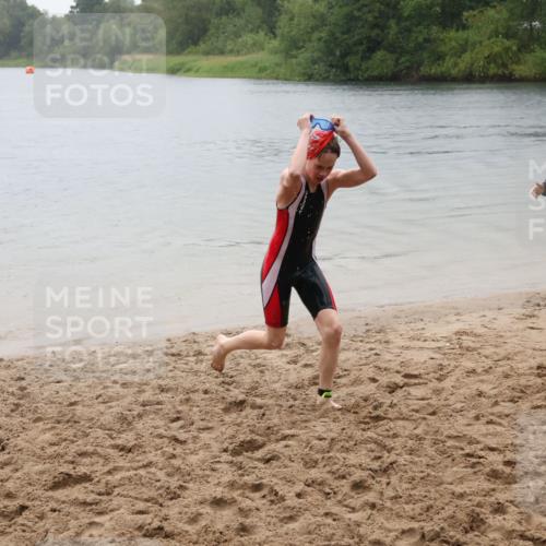 21.06.2025 - 27. Vierlanden-Triathlon Lena Gebhardt http://msf.ph/oto/8044112 15.06.2025 14:38:53 Schwimmen 1318, 1340 meine-sportfotos.de