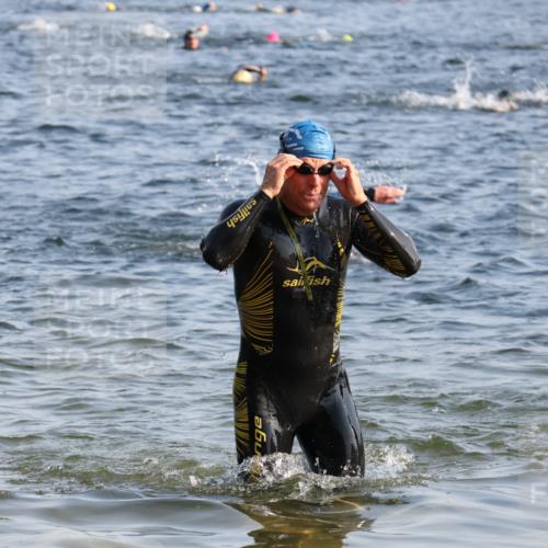 15.06.2025 - 27. Vierlanden-Triathlon Lena Gebhardt http://msf.ph/oto/8044156 15.06.2025 08:34:50 Schwimmen 43, 46, 80, 124, 149, 159, 186 meine-sportfotos.de
