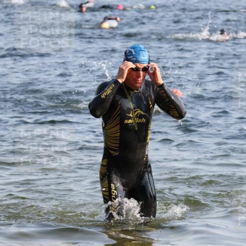 15.06.2025 - 27. Vierlanden-Triathlon Lena Gebhardt http://msf.ph/oto/8044160 15.06.2025 08:34:50 Schwimmen 43, 46, 80, 124, 149, 159, 186 meine-sportfotos.de
