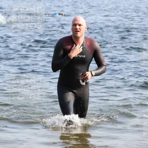 15.06.2025 - 27. Vierlanden-Triathlon Lena Gebhardt http://msf.ph/oto/8044167 15.06.2025 08:34:51 Schwimmen 43, 46, 80, 124, 149, 159, 186 meine-sportfotos.de