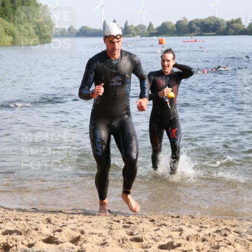 15.06.2025 - 27. Vierlanden-Triathlon Lena Gebhardt http://msf.ph/oto/8044186 15.06.2025 08:34:54 Schwimmen 12, 43, 80, 124, 149, 159, 186 meine-sportfotos.de