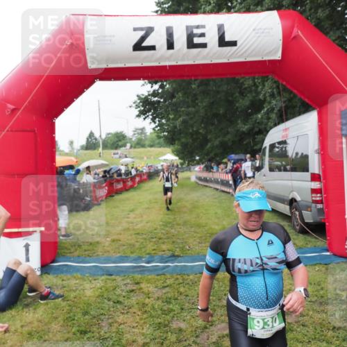21.06.2025 - 27. Vierlanden-Triathlon MichiJ http://msf.ph/oto/8044207 15.06.2026 13:45:16 Ziel 849, 881, 930, 956 meine-sportfotos.de