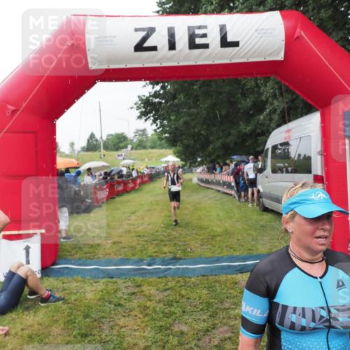 21.06.2025 - 27. Vierlanden-Triathlon MichiJ http://msf.ph/oto/8044211 15.06.2026 13:45:17 Ziel 849, 881, 930, 956 meine-sportfotos.de