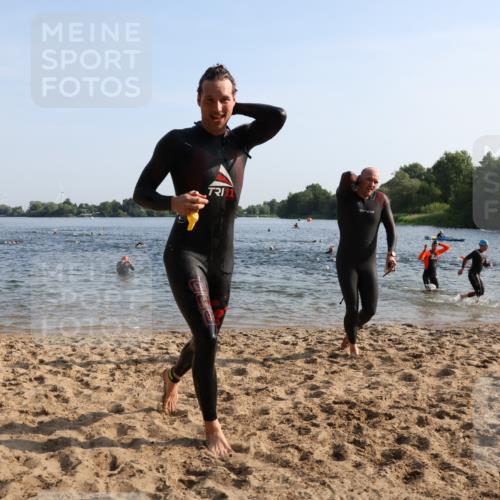 15.06.2025 - 27. Vierlanden-Triathlon Lena Gebhardt http://msf.ph/oto/8044242 15.06.2025 08:34:59 Schwimmen 12, 43, 64, 80, 149, 159, 186 meine-sportfotos.de