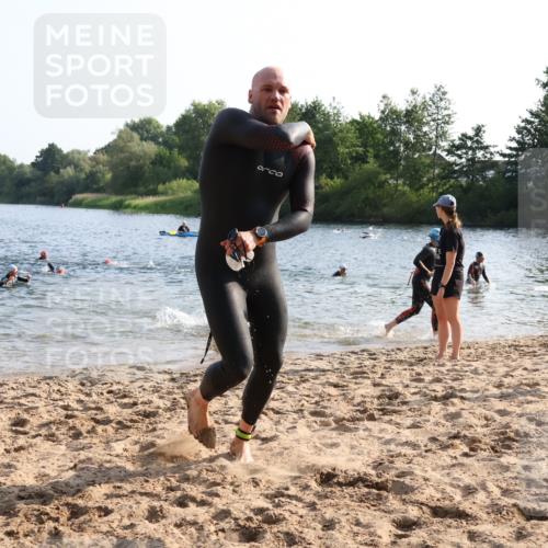 15.06.2025 - 27. Vierlanden-Triathlon Lena Gebhardt http://msf.ph/oto/8044249 15.06.2025 08:35:00 Schwimmen 12, 43, 64, 80, 149, 159, 186 meine-sportfotos.de