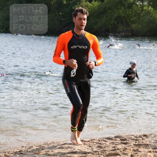 15.06.2025 - 27. Vierlanden-Triathlon Lena Gebhardt http://msf.ph/oto/8044265 15.06.2025 08:35:02 Schwimmen 12, 43, 54, 64, 80, 149, 159, 186 meine-sportfotos.de