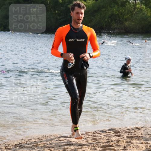 15.06.2025 - 27. Vierlanden-Triathlon Lena Gebhardt http://msf.ph/oto/8044269 15.06.2025 08:35:02 Schwimmen 12, 43, 54, 64, 80, 149, 159, 186 meine-sportfotos.de