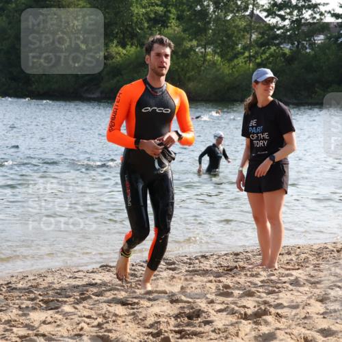 15.06.2025 - 27. Vierlanden-Triathlon Lena Gebhardt http://msf.ph/oto/8044273 15.06.2025 08:35:03 Schwimmen 12, 43, 54, 64, 80, 149, 159, 186 meine-sportfotos.de