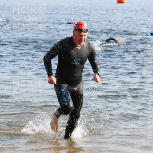 15.06.2025 - 27. Vierlanden-Triathlon Lena Gebhardt http://msf.ph/oto/8044293 15.06.2025 08:35:07 Schwimmen 12, 43, 54, 64, 80, 159 meine-sportfotos.de
