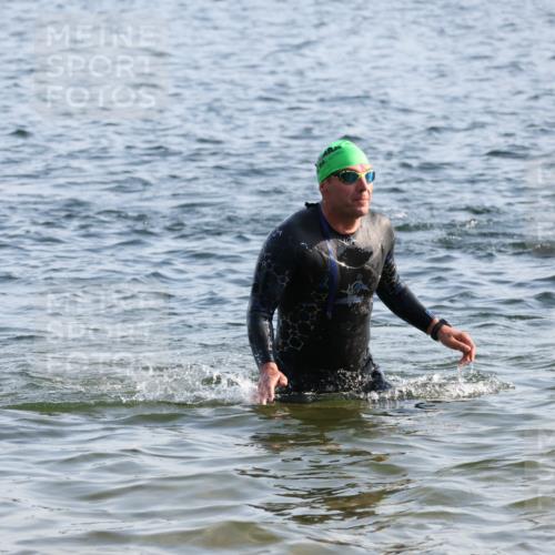 15.06.2025 - 27. Vierlanden-Triathlon Lena Gebhardt http://msf.ph/oto/8044363 15.06.2025 08:35:24 Schwimmen 6, 47 meine-sportfotos.de