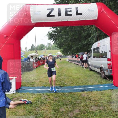 21.06.2025 - 27. Vierlanden-Triathlon MichiJ http://msf.ph/oto/8044434 15.06.2026 13:46:49 Ziel 919 meine-sportfotos.de