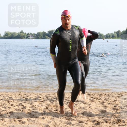 15.06.2025 - 27. Vierlanden-Triathlon Lena Gebhardt http://msf.ph/oto/8044449 15.06.2025 08:35:37 Schwimmen 6, 21, 47, 75, 85, 158 meine-sportfotos.de