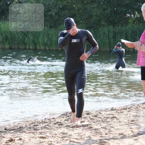 15.06.2025 - 27. Vierlanden-Triathlon Lena Gebhardt http://msf.ph/oto/8044496 15.06.2025 08:36:18 Schwimmen 29 meine-sportfotos.de