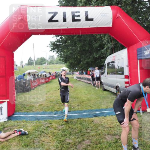 21.06.2025 - 27. Vierlanden-Triathlon MichiJ http://msf.ph/oto/8044512 15.06.2026 13:47:23 Ziel 84, 1147 meine-sportfotos.de
