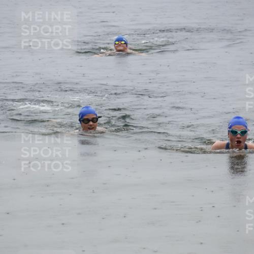 21.06.2025 - 27. Vierlanden-Triathlon Lena Gebhardt http://msf.ph/oto/8044552 15.06.2025 14:40:50 Schwimmen 1321 meine-sportfotos.de