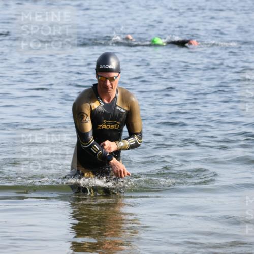 15.06.2025 - 27. Vierlanden-Triathlon Lena Gebhardt http://msf.ph/oto/8044633 15.06.2025 08:36:43 Schwimmen 39, 83 meine-sportfotos.de