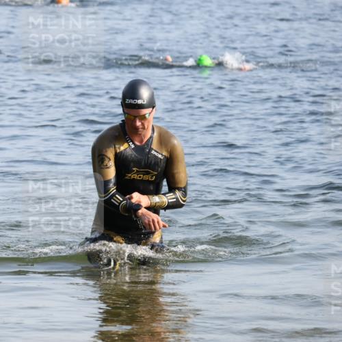 15.06.2025 - 27. Vierlanden-Triathlon Lena Gebhardt http://msf.ph/oto/8044637 15.06.2025 08:36:43 Schwimmen 39, 83 meine-sportfotos.de