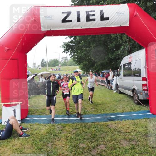 21.06.2025 - 27. Vierlanden-Triathlon MichiJ http://msf.ph/oto/8044786 15.06.2026 13:49:20 Ziel 231, 825, 924, 1162 meine-sportfotos.de