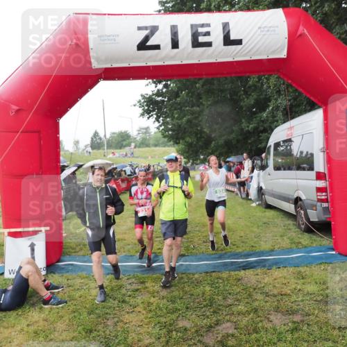 21.06.2025 - 27. Vierlanden-Triathlon MichiJ http://msf.ph/oto/8044789 15.06.2026 13:49:20 Ziel 231, 825, 924, 1162 meine-sportfotos.de
